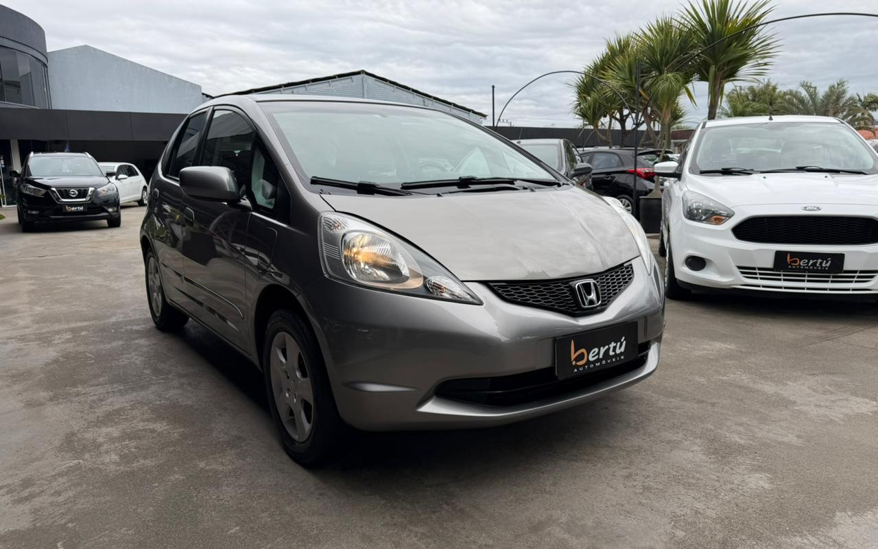 imagem-https://www.socarrao.com.br/sc-vehicle-images-prod/4393776/1792436455873-V2hhdHNBcHAgSW1hZ2UgMjAyNi0wOS0wNCBhdCAxNS4xMy4yNy5qcGVn.jpeg