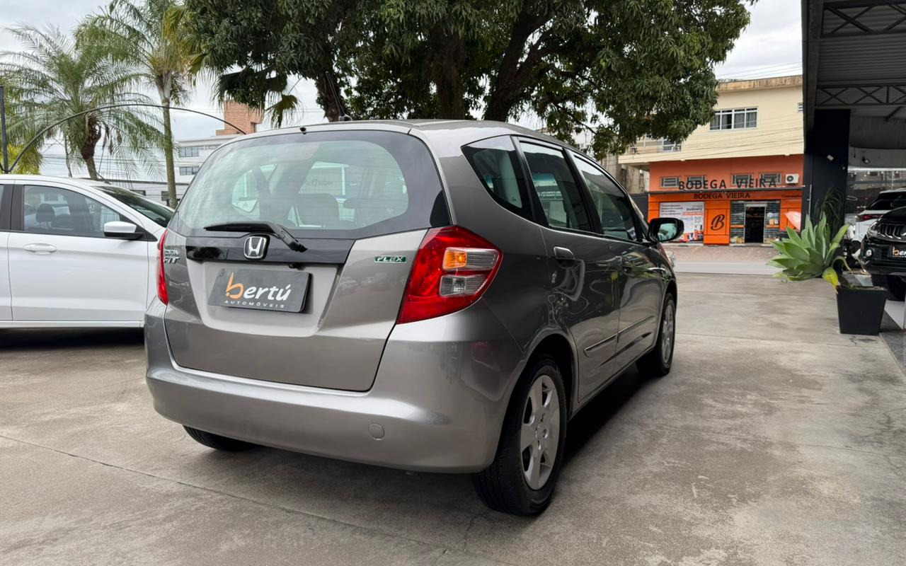 imagem-https://www.socarrao.com.br/sc-vehicle-images-prod/4393776/1792436455962-V2hhdHNBcHAgSW1hZ2UgMjAyNi0wOS0wNCBhdCAxNS4xMy4yNiAoMykuanBlZw.jpeg