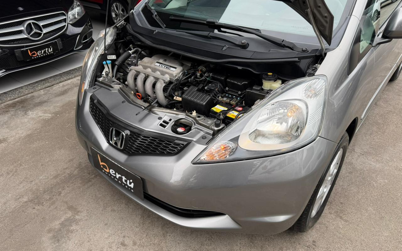 imagem-https://www.socarrao.com.br/sc-vehicle-images-prod/4393776/1792436456197-V2hhdHNBcHAgSW1hZ2UgMjAyNi0wOS0wNCBhdCAxNS4xMy4yNSAoNSkuanBlZw.jpeg