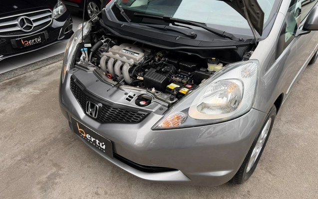 imagem-https://www.socarrao.com.br/sc-vehicle-images-prod/4393776/1792436456197-V2hhdHNBcHAgSW1hZ2UgMjAyNi0wOS0wNCBhdCAxNS4xMy4yNSAoNSkuanBlZw.jpeg