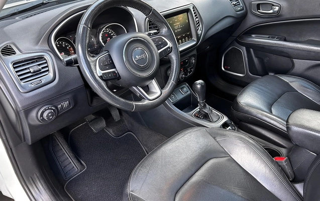 imagem-https://www.socarrao.com.br/sc-vehicle-images-prod/4393797/1792436783636-6230ec65-286b-4ce8-89c1-19f05f6344d9.jpg