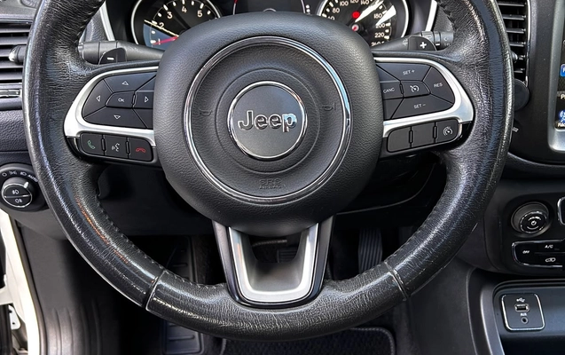 imagem-https://www.socarrao.com.br/sc-vehicle-images-prod/4393797/1792436783637-7da76ee7-cdb2-4390-b771-0f838332fedd.jpg