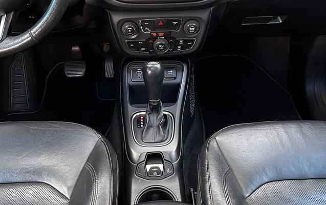 imagem-https://www.socarrao.com.br/sc-vehicle-images-prod/4393797/1792436783639-9187610c-e9c7-495f-b569-f1e38f2ae9a6.jpg