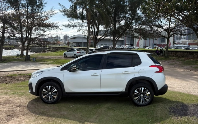 imagem-https://www.socarrao.com.br/sc-vehicle-images-prod/4393803/1792436808997-003_cf9e475a492d66bd7fec73c3366c52d3.jpg