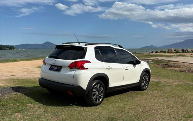 imagem-https://www.socarrao.com.br/sc-vehicle-images-prod/4393803/1792436809002-003_09fd4686b503e2b6c2fab5f1086485a7.jpg