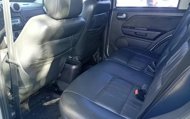 imagem-https://www.socarrao.com.br/sc-vehicle-images-prod/4394011/1792438091267-8585468_13_B_a5fcf347fb.jpeg
