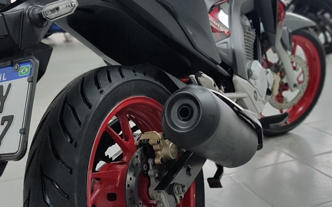 imagem-https://www.socarrao.com.br/sc-vehicle-images-prod/4394080/1792438736556-V2hhdHNBcHAgSW1hZ2UgMjAyNi0xMC0xNyBhdCAxNS4wNS41NCAoMTMpLmpwZWc.jpeg