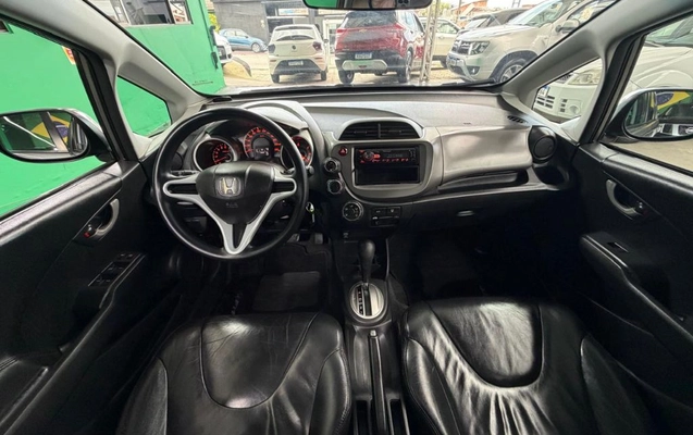 imagem-https://www.socarrao.com.br/sc-vehicle-images-prod/4394117/1792499499133-gb-c6a1bcd.jpeg
