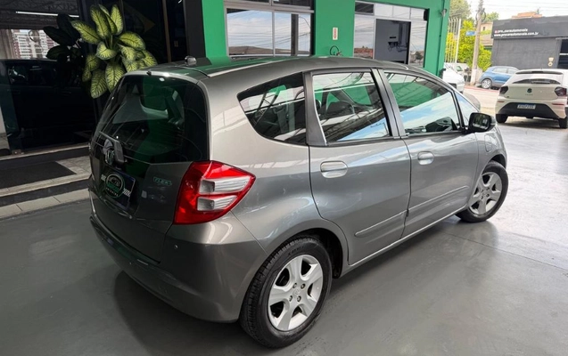 imagem-https://www.socarrao.com.br/sc-vehicle-images-prod/4394117/1792518487919-gb-233609f.jpeg