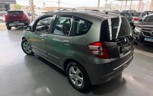 imagem-https://www.socarrao.com.br/sc-vehicle-images-prod/4394117/1792518487920-gb-231ec96.jpeg