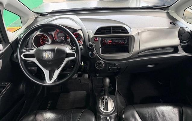 imagem-https://www.socarrao.com.br/sc-vehicle-images-prod/4394117/1792518487934-gb-581bfc3.jpeg