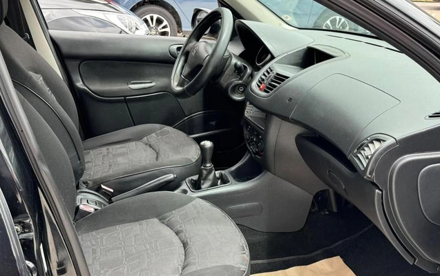 imagem-https://www.socarrao.com.br/sc-vehicle-images-prod/4394132/1792439017523-8585589_6_B_72f7c87fd2.jpeg