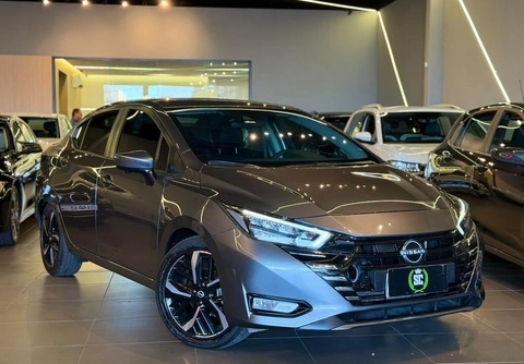 Nissan VERSA 2025 Cinza — foto 1 de 3