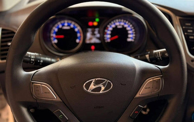 imagem-https://www.socarrao.com.br/sc-vehicle-images-prod/4394250/1792439791060-5181af61-e1ed-4411-8381-72e55467dd47.jpg