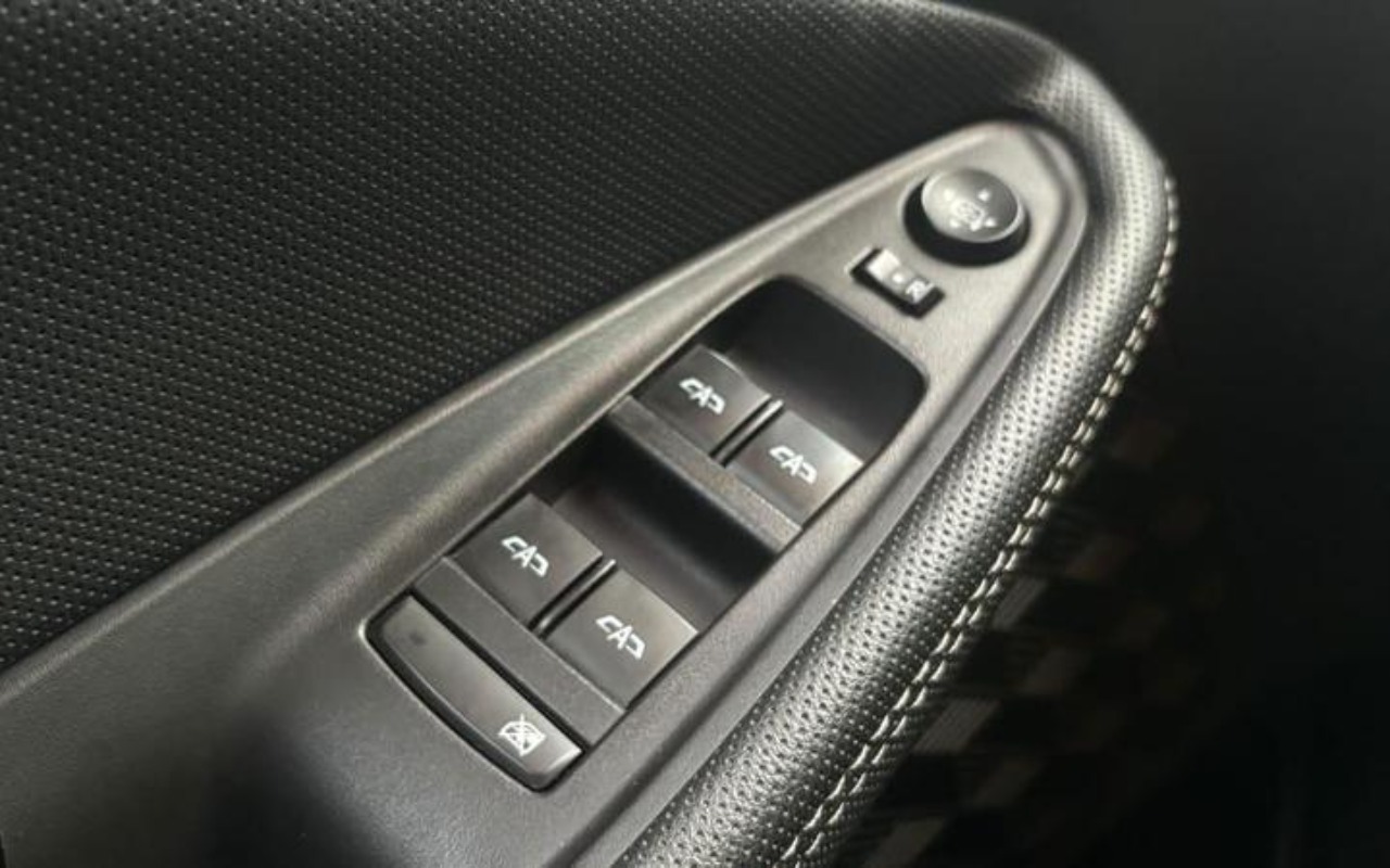 imagem-https://www.socarrao.com.br/sc-vehicle-images-prod/4394309/1792440296412-ODU4MTI0N18wX0JfMjZkNmJkYTZlNS5qcGVn.jpeg
