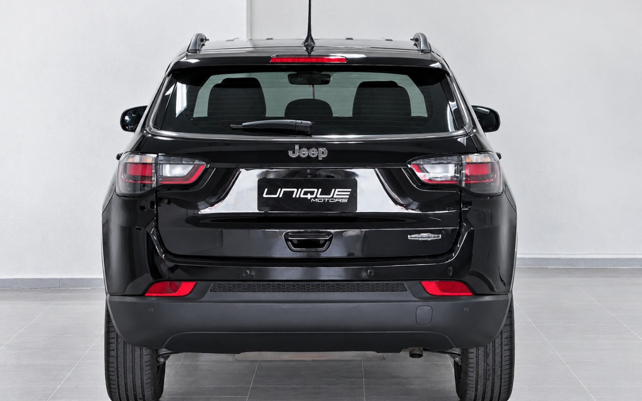 imagem-https://www.socarrao.com.br/sc-vehicle-images-prod/4394390/1792440872300-SmVlcCBwcmV0byBubyBzaG93cm9vbSBtb2Rlcm5vLnBuZw.png