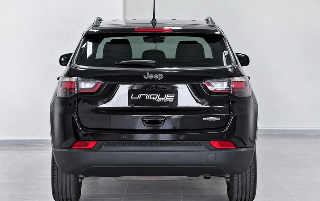 imagem-https://www.socarrao.com.br/sc-vehicle-images-prod/4394390/1792440872300-SmVlcCBwcmV0byBubyBzaG93cm9vbSBtb2Rlcm5vLnBuZw.png
