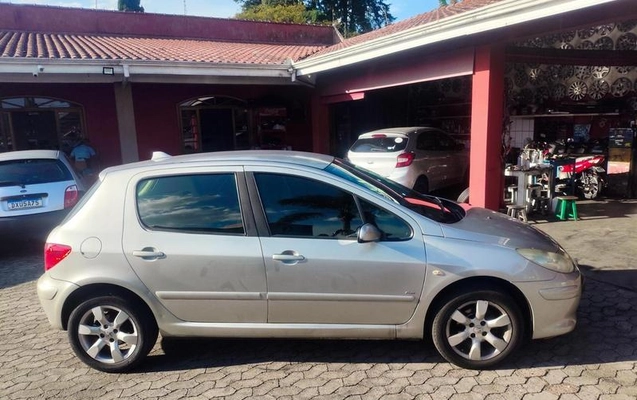 imagem-https://www.socarrao.com.br/sc-vehicle-images-prod/4394463/1792520501494-8585799_13_B_fee00a7598.jpeg
