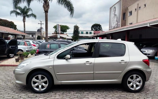 imagem-https://www.socarrao.com.br/sc-vehicle-images-prod/4394463/1792772912947-8585799_10_B_6c75fc16a1.jpeg