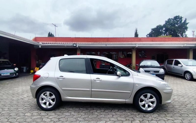 imagem-https://www.socarrao.com.br/sc-vehicle-images-prod/4394463/1792772912951-8585799_16_B_9cbae2edd7.jpeg