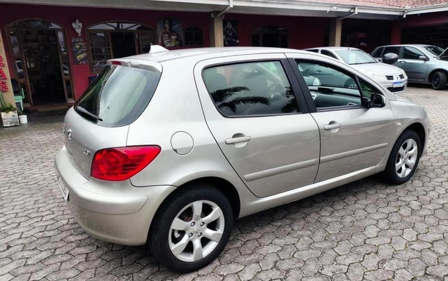 imagem-https://www.socarrao.com.br/sc-vehicle-images-prod/4394463/1792772912964-8585799_15_B_678a70c17a.jpeg