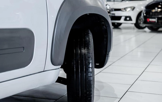 imagem-https://www.socarrao.com.br/sc-vehicle-images-prod/4394622/1792442199882-8578925_9_B_23ac97653b.jpeg