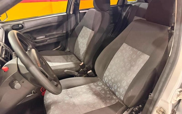 imagem-https://www.socarrao.com.br/sc-vehicle-images-prod/4394734/1792442480475-7744419_11_B_d6da7db79f.jpeg