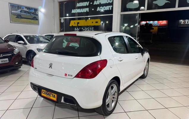 imagem-https://www.socarrao.com.br/sc-vehicle-images-prod/4394736/1792442483521-8118321_15_B_ccf086dc17.jpeg