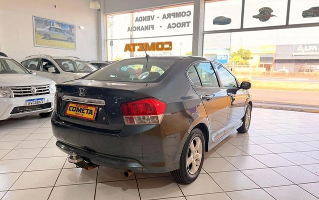 imagem-https://www.socarrao.com.br/sc-vehicle-images-prod/4394758/1792442496584-8323357_5_B_d3ee9fd72d.jpeg