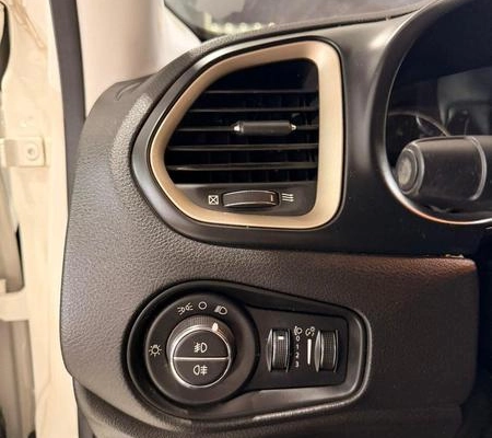 imagem-https://www.socarrao.com.br/sc-vehicle-images-prod/4394760/1792442497582-8371656_20_B_9a28d97b2d.jpeg