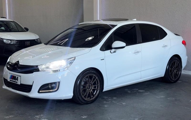imagem-https://www.socarrao.com.br/sc-vehicle-images-prod/4394846/1792443700513-8585841_1_B_5805ffc3df.jpeg