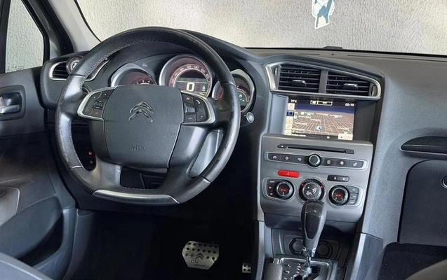imagem-https://www.socarrao.com.br/sc-vehicle-images-prod/4394846/1792443700540-8585841_9_B_b42b6fc3ce.jpeg