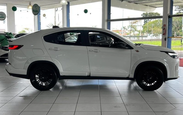 imagem-https://www.socarrao.com.br/sc-vehicle-images-prod/4394922/1792442812732-8558967_28_B_d08acf6358.jpeg