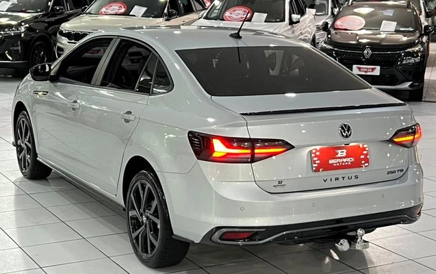 imagem-https://www.socarrao.com.br/sc-vehicle-images-prod/4394956/1792443031287-8571386_29_B_395228e66c.jpeg