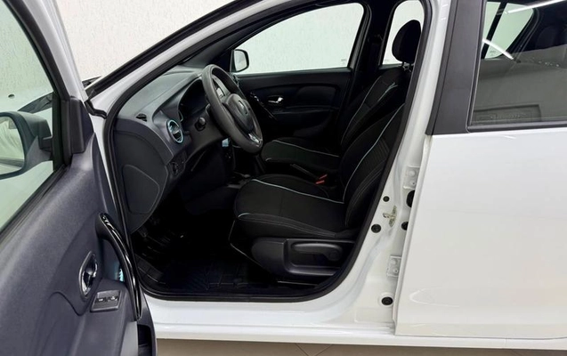 imagem-https://www.socarrao.com.br/sc-vehicle-images-prod/4395184/1792445701505-8586181_14_B_56c9bc2b8d.jpeg
