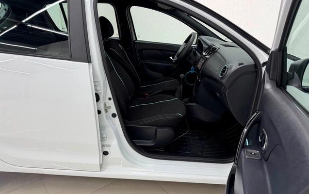 imagem-https://www.socarrao.com.br/sc-vehicle-images-prod/4395184/1792445701541-8586181_19_B_06f6936aa5.jpeg