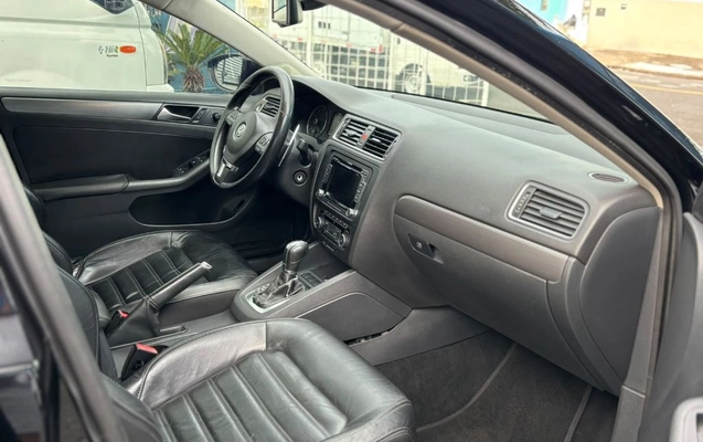 imagem-https://www.socarrao.com.br/sc-vehicle-images-prod/4395187/1792444614506-gb-524f42b.jpeg