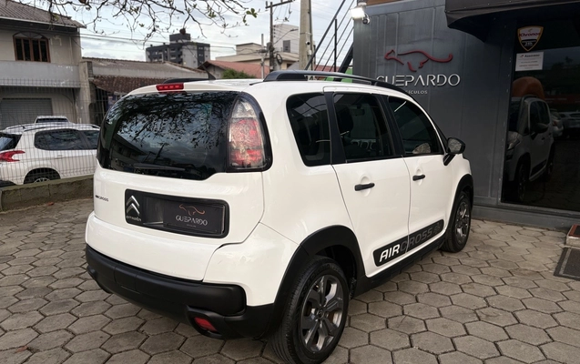 imagem-https://www.socarrao.com.br/sc-vehicle-images-prod/4395327/1792445447162-1_061928.jpg