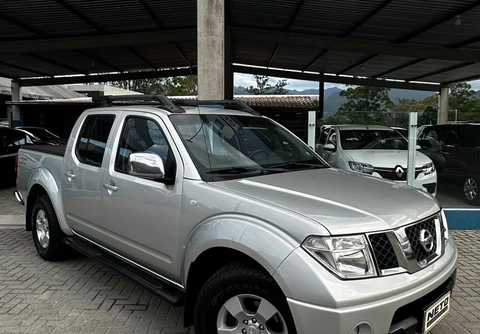 Nissan Frontier 2012 Prata — foto 1 de 3