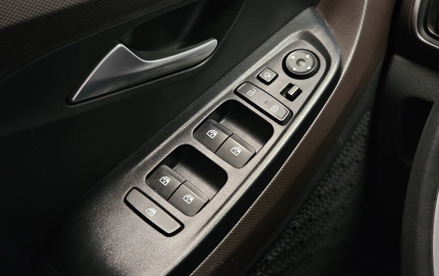 imagem-https://www.socarrao.com.br/sc-vehicle-images-prod/4395388/1792445868790-1_054717.jpg