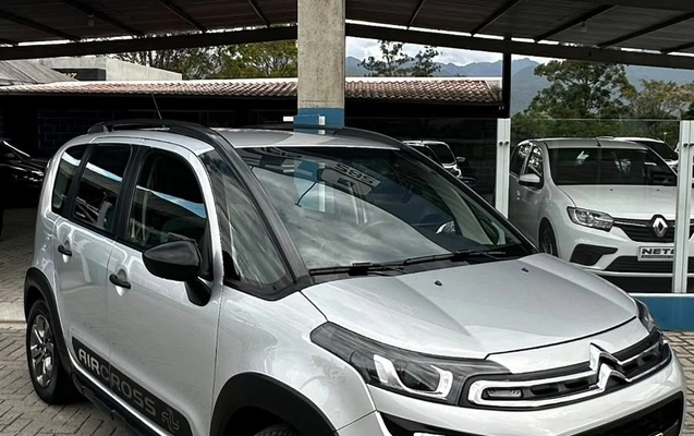 imagem-https://www.socarrao.com.br/sc-vehicle-images-prod/4395430/1792522802126-gb-12ba3d3.jpeg