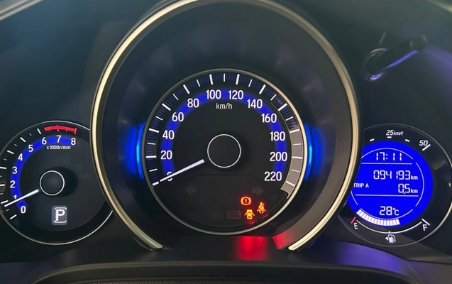 imagem-https://www.socarrao.com.br/sc-vehicle-images-prod/4395446/1792446161675-LAzz6lJlaCmL19R0JdjQDepwd7Nd3aO5.jpg