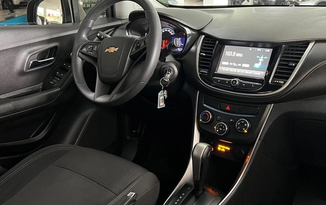 imagem-https://www.socarrao.com.br/sc-vehicle-images-prod/4395470/1792690631228-8577123_10_B_21078923d6.jpeg