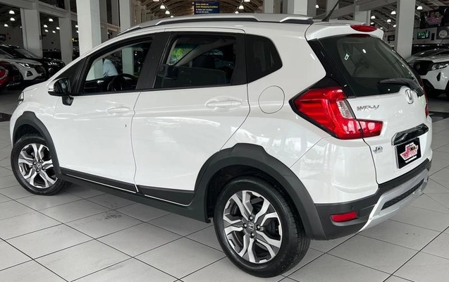 imagem-https://www.socarrao.com.br/sc-vehicle-images-prod/4395471/1792690638337-8585931_15_B_cc0df21199.jpeg