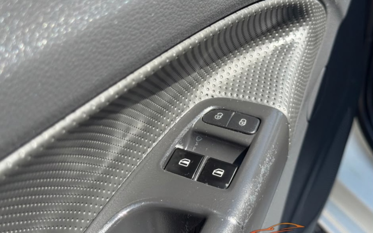 imagem-https://www.socarrao.com.br/sc-vehicle-images-prod/4396540/1792495230258-MTUuanBlZw.jpeg
