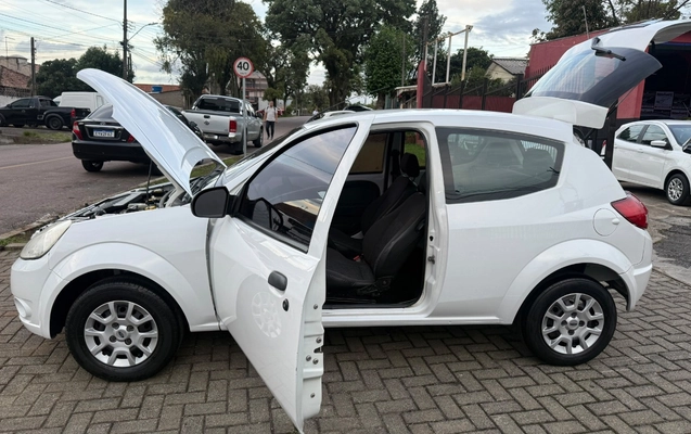 imagem-https://www.socarrao.com.br/sc-vehicle-images-prod/4397104/1792464216522-V2hhdHNBcHAgSW1hZ2UgMjAyNi0xMC0xOSBhdCAwOS4wMC40MyAoMikuanBlZw.jpeg