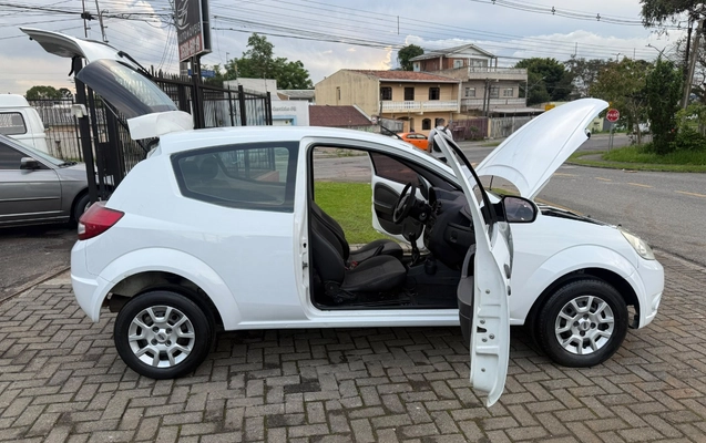 imagem-https://www.socarrao.com.br/sc-vehicle-images-prod/4397104/1792464216662-V2hhdHNBcHAgSW1hZ2UgMjAyNi0xMC0xOSBhdCAwOS4wMC40MyAoMykuanBlZw.jpeg