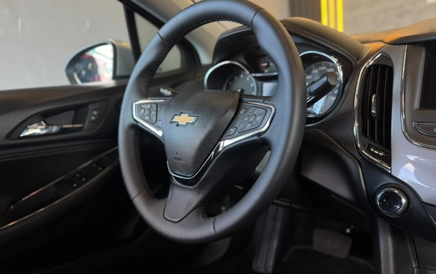 imagem-https://www.socarrao.com.br/sc-vehicle-images-prod/4399963/1792495343995-003_9399d2d6cf57a2bd8c4cbcc0381330d2.jpg