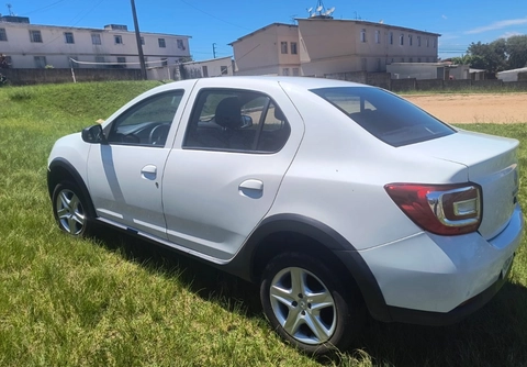 Renault Logan 2022 Branco — foto 1 de 3