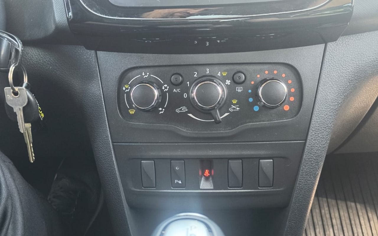 imagem-https://www.socarrao.com.br/sc-vehicle-images-prod/4399972/1792496705812-V2hhdHNBcHAgSW1hZ2UgMjAyNi0xMC0yMCBhdCAwOC4yMS4zNy5qcGVn.jpeg